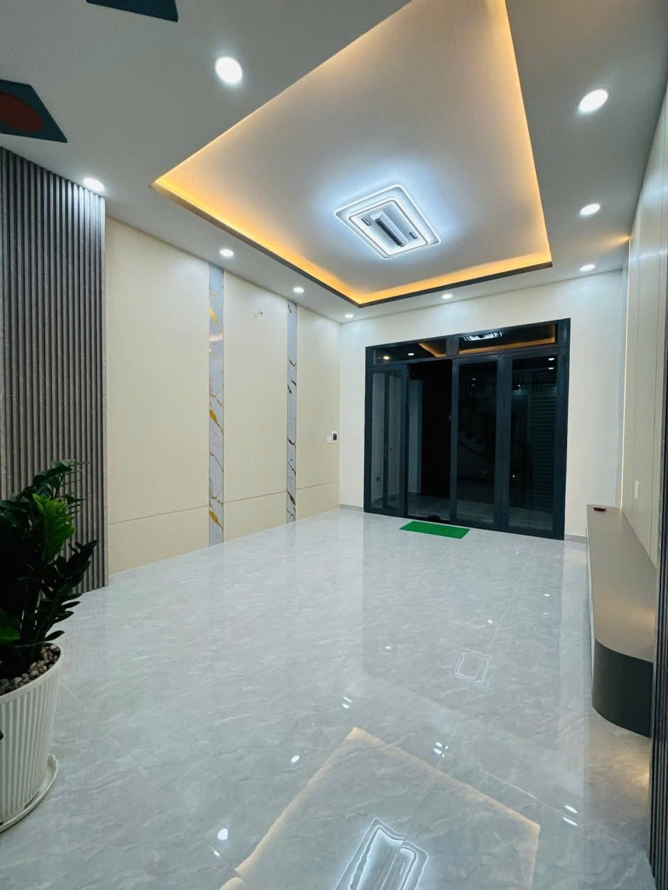 Quận 8(NHÀ MỚI Ô TÔ) 4 lầu sân thượng 4.4x14 Âu Dương Lân nhỉnh 8t