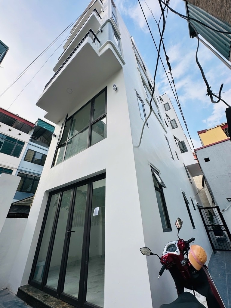 *** (SÀI ĐỒNG) NHÀ MỚI XÂY 6 TẦNG- THANG MÁY - NGÕ THÔNG- CỰC THOÁNG-Ở SƯỚNG. Diện tích 40m chỉ