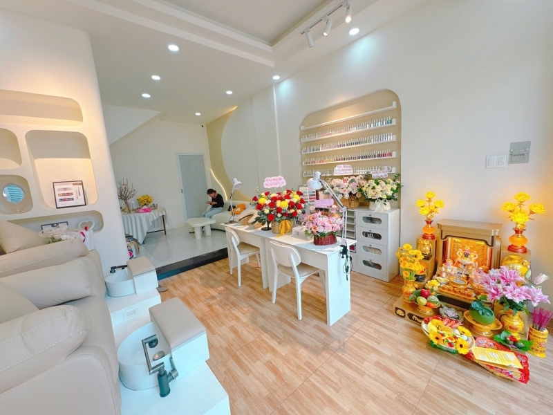 Sang nhượng tiệm nail- beauty kv Tân Hương- Tân Phú .