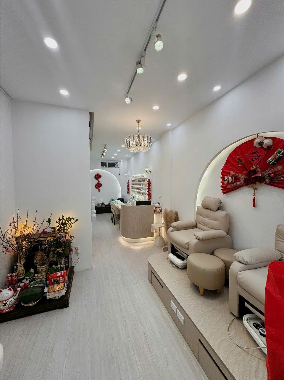 SANG NHƯỢNG TIỆM NAIL – VÀO LÀM NGAY – KHU NGUYỄN TRI PHƯƠNG BA ĐÌNH HÀ NỘI