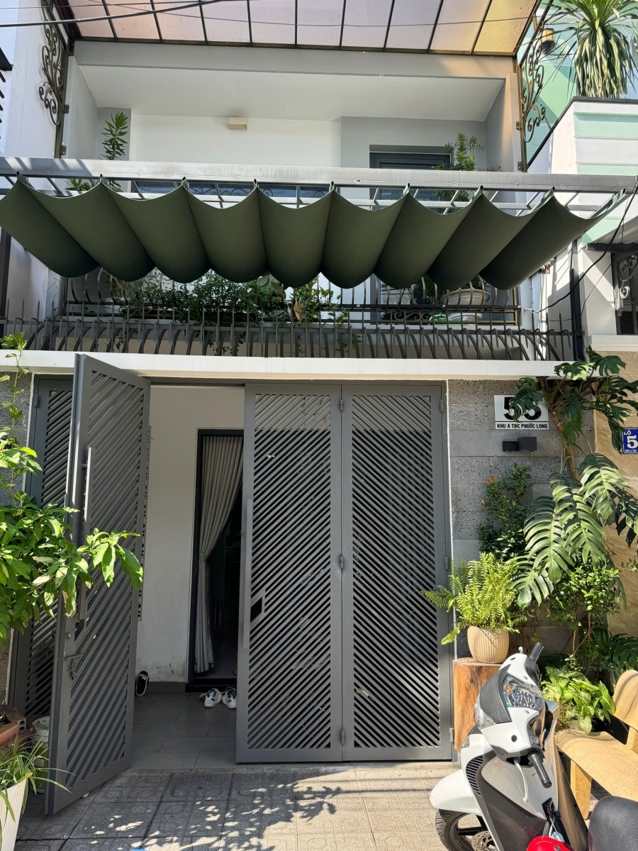 Siêu đẹp. Duy nhất căn nhà đã Hoàn Công Vị trí nằm Tđc Phước Long gần đường số 28 và Thích Quảng