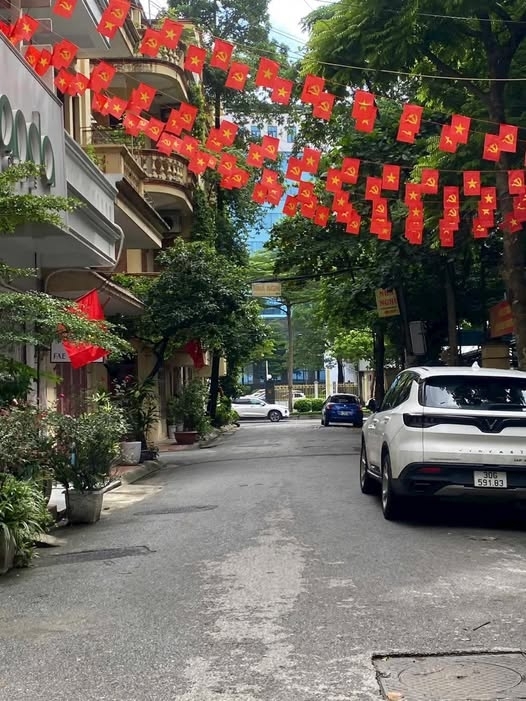 Siêu hiếm bán nhà Kim Mã Thượng ô tô vào nhà 6 tầng thang máy 70m chỉ 25 tỷ