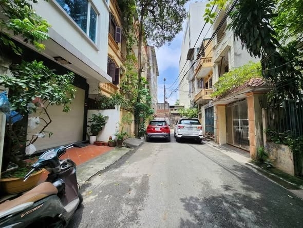 Siêu hiếm bán nhà Lạc Long Quân ô tô tránh vào nhà thang máy chỉ 21 tỷ