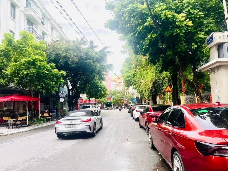 “Siêu hiếm” bán nhà Trích Sài ô tô vào nhà 7 tầng thang máy chỉ 28 tỷ