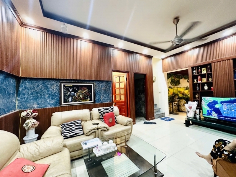 Siêu hiếm giá tốt bán nhà Võng Thị gần hồ xây CHDV đẹp chỉ 20 tỷ