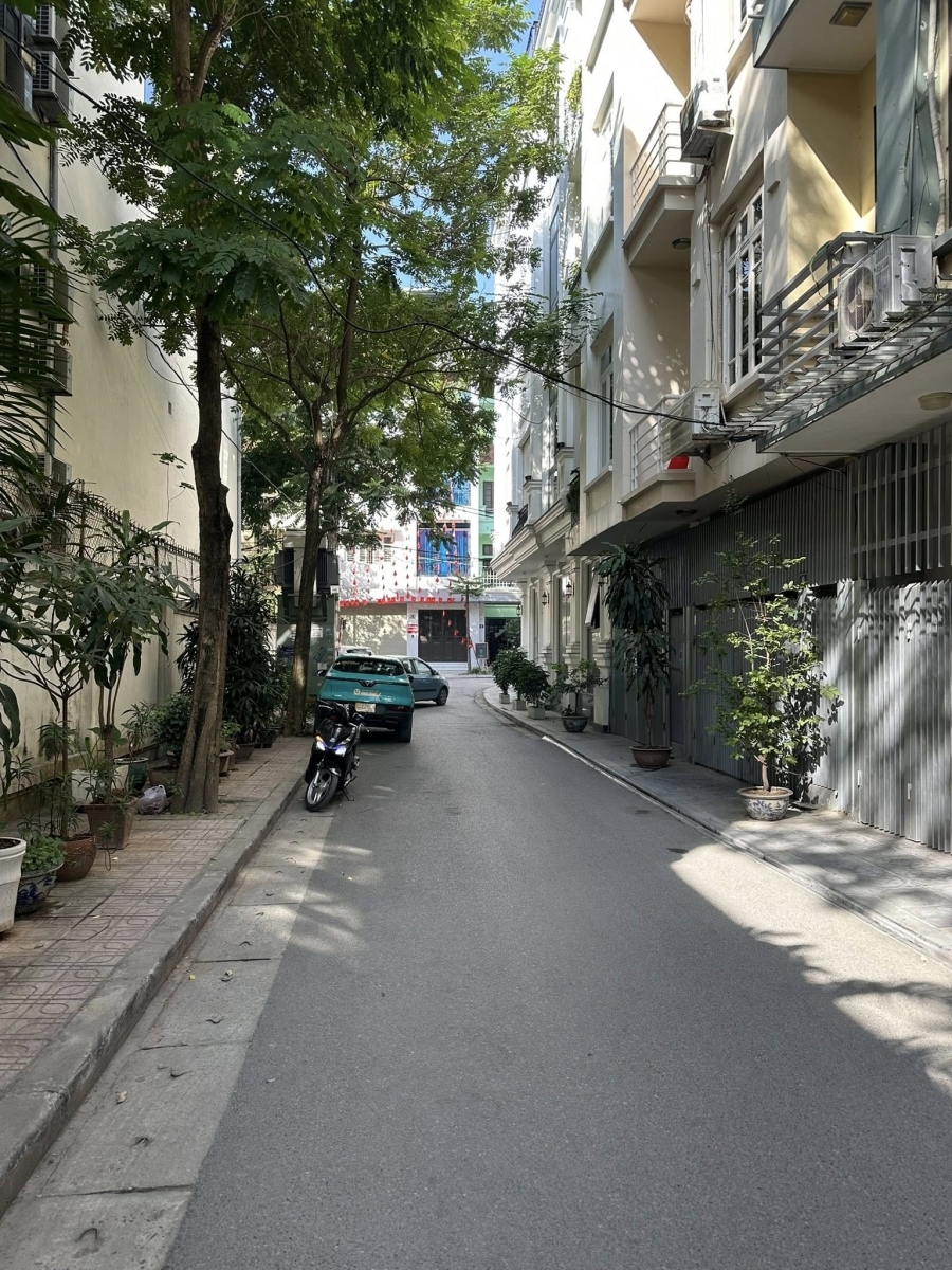 Siêu hiếm “ô tô vào nhà” bán nhà Ngọc Hà 2 mặt thoáng chỉ 18.5 tỷ