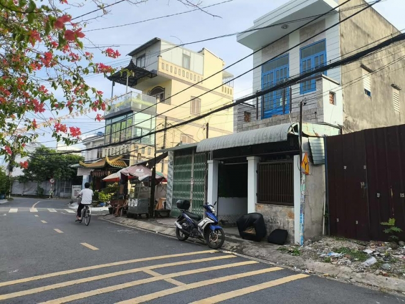 SIÊU HOT NGAY THỊ TRẤN HÓC MÔN 2 TẦNG BTCT MỚI TINH DTSD 100M2. MẶT TIỀN NHỰA 8M THÔNG KINH DOANH