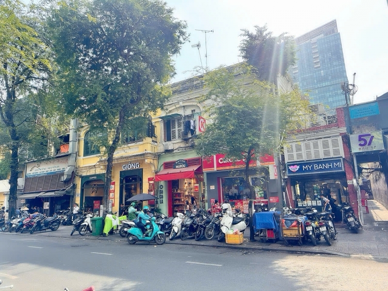 SIÊU PHẨM KIM CƯƠNG - BÁN NHÀ 2 TẦNG MẶT TIỀN KS Đ.NGUYỄN DU BÊN NGHÉ QUẬN 1 - DT 4M*15M - HDT ĐỀU