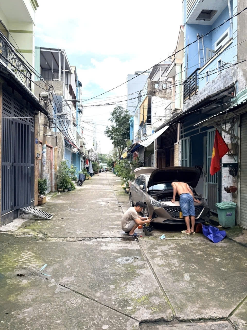 Siêu Phẩm Lê Văn Quới khu VIP nhà lầu-ngay ngã tư 4 xã hẻm xe hơi 44m24Tầng Nhỉnh 5 ty