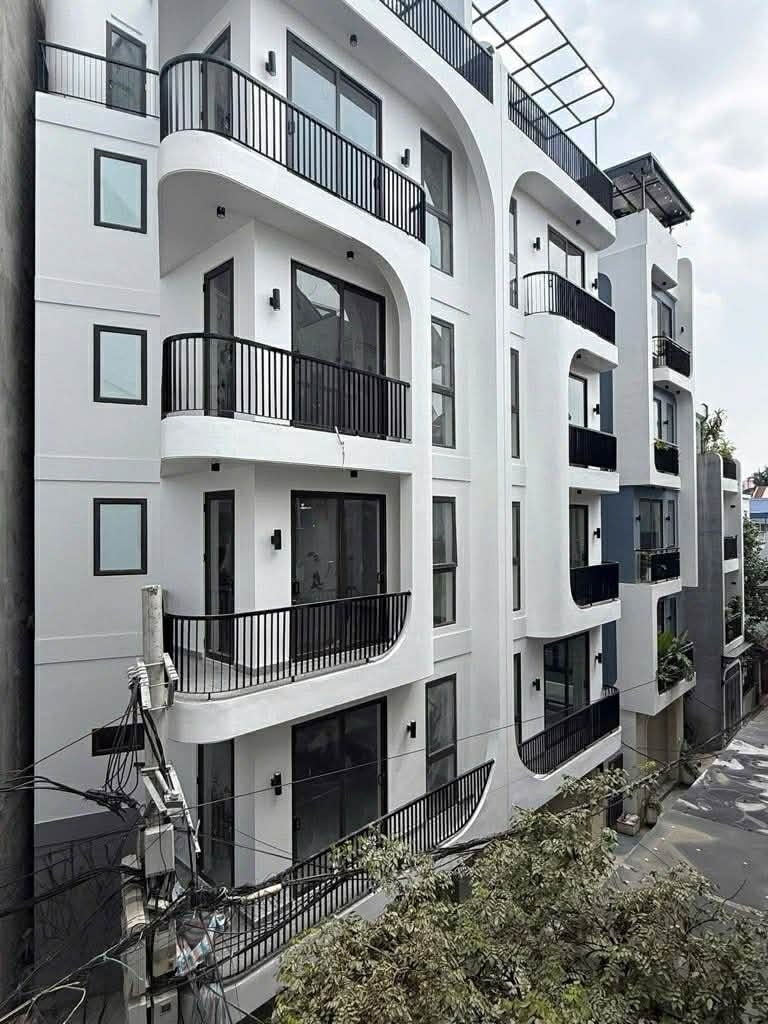 Siêu phầm Long Biên 52m x 6 tầng MT  6m thang máy gara full nội thất 10.5 tỷ