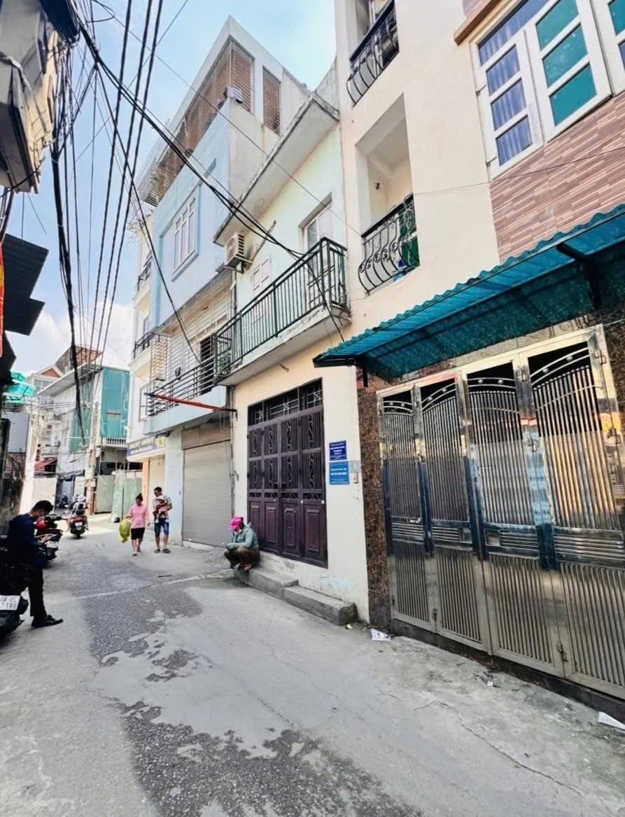 SIÊU PHẨM PHẠM VĂN ĐỒNG – BÁN ĐẤT TẶNG NHÀ Ô TÔ ĐỖ CỬA– NGÕ THÔNG KINH DOANH – 33M2 7.7 TỶ