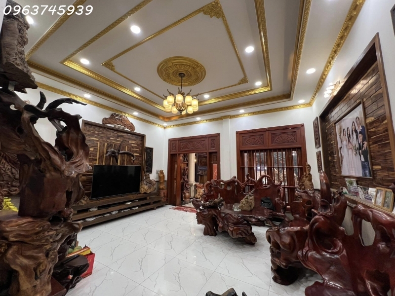 SỞ HỮU NGAY: BIỆT THỰ 2 MT 5 TẦNG 201M2 DĨ AN. GIÁ TRỊ TỐT 17 TỶ