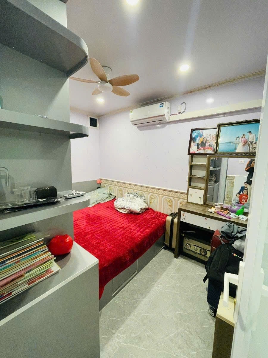 TẬP THỂ TÂY SƠN - Ô TÔ TRÁNH - KINH DOANH Diện Tích 70m2 Giá 6.8 tỷ