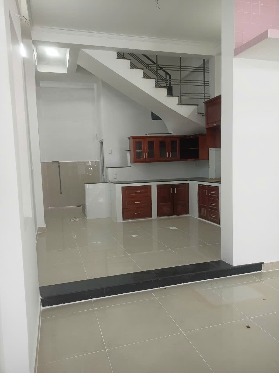 THỚI AN 32 (TA 20 MỚI)- HẺM NHỰA XE HƠI 7 CHỖ ĐỖ CỬA - NHÀ 3 TẦNG ĐÚC KIÊN CỐ - NHÀ VÀO Ở NGAY