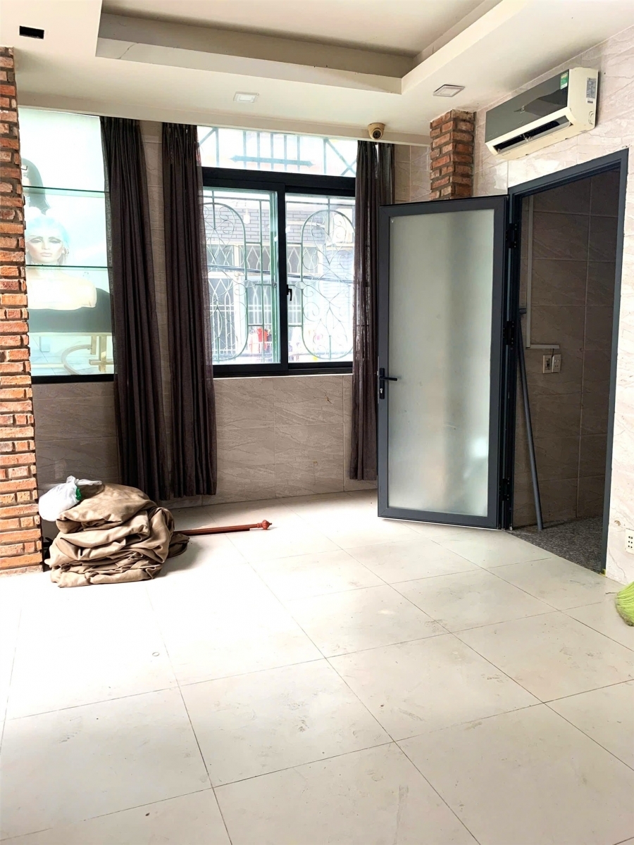 Thuê nhà nguyên căn HXT  lô góc Quận 8 4 tầng cải tạo đc 8PN giá 30tr