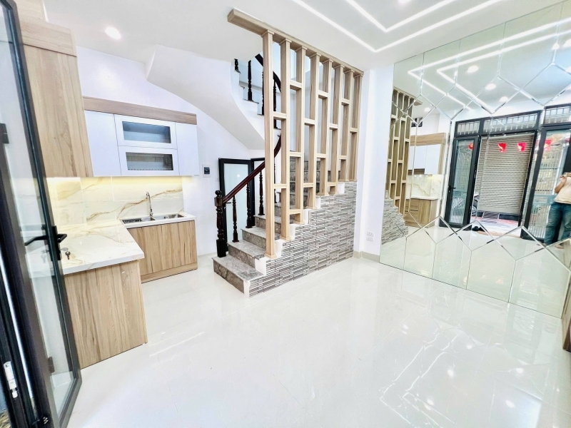 THỤY KHUÊ MẶT NGÕ KINH DOANG 23m 5 TẦNG 5,8 tỷ Ô TÔ TRÁNH TÂY HỒ