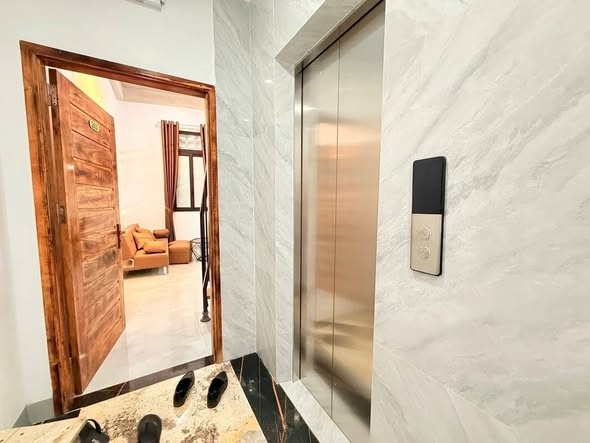 Thụy Khuê – Tòa CCMN 8T thang máy 83m² MT 6.1m – Giá chào 26.9 Tỷ  View Hồ Tây