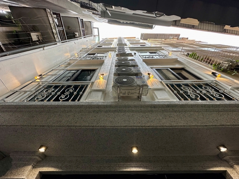 (Tin thật 100%) Bán CHDV 665m2 x 22P ở Lạc Long Quân - Cách ô tô tránh 30m - Dòng tiền 14 tỷ/năm