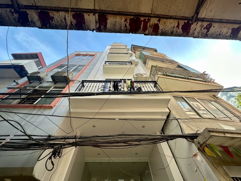 (Tin thật 100%) Bán tòa CHDV - Homestay ở phố Mễ Trì - Ô tô vào nhà - Cách phố 35m - DT 165 tỷ/năm