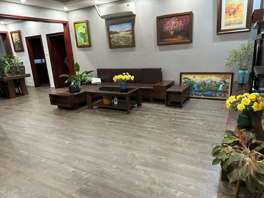 (Tin thật 100%) CH 130m2 x 3PN tại CT2 Vimeco Nguyễn Chánh - Ban công Đông Bắc - Nội thất 400 triệu