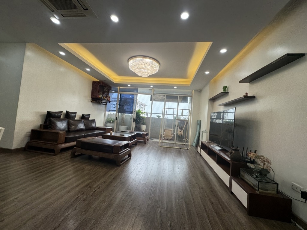 (Tin thật 100%) CH 153m2 x 3PN có lốt ô tô tại FLC Landmark Tower - Nội thất 500 triệu - Lô góc đẹp
