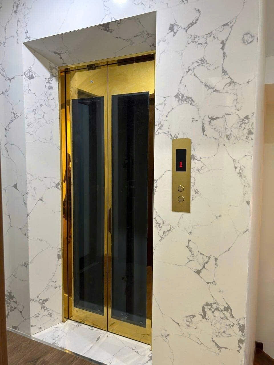 Tôi cho thuê Nhà căn góc mớivỉa hè 115m2- 4T Trần Nhân Tông_44 Tr