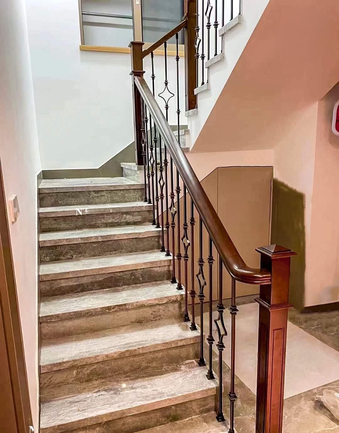 Tôi cho thuê nhà hai cửa đi mới Trúc Bạch; vỉa hè 100m2* 4T- 30 Tr