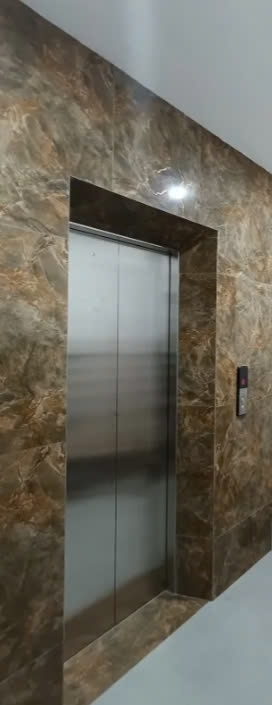 Tôi chủ nhà cho thuê nhà lô góc mới Giảng Võ; vỉa hè 100m2* 5T- 35 Tr