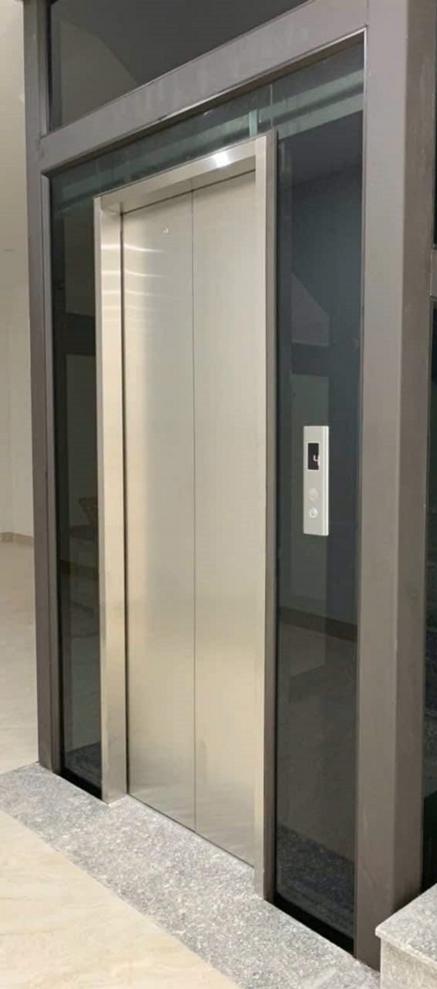 Tôi chủ nhà cho thuê nhà lô góc mới vỉa hè 118m2- 5T Duy Tân_47 Tr