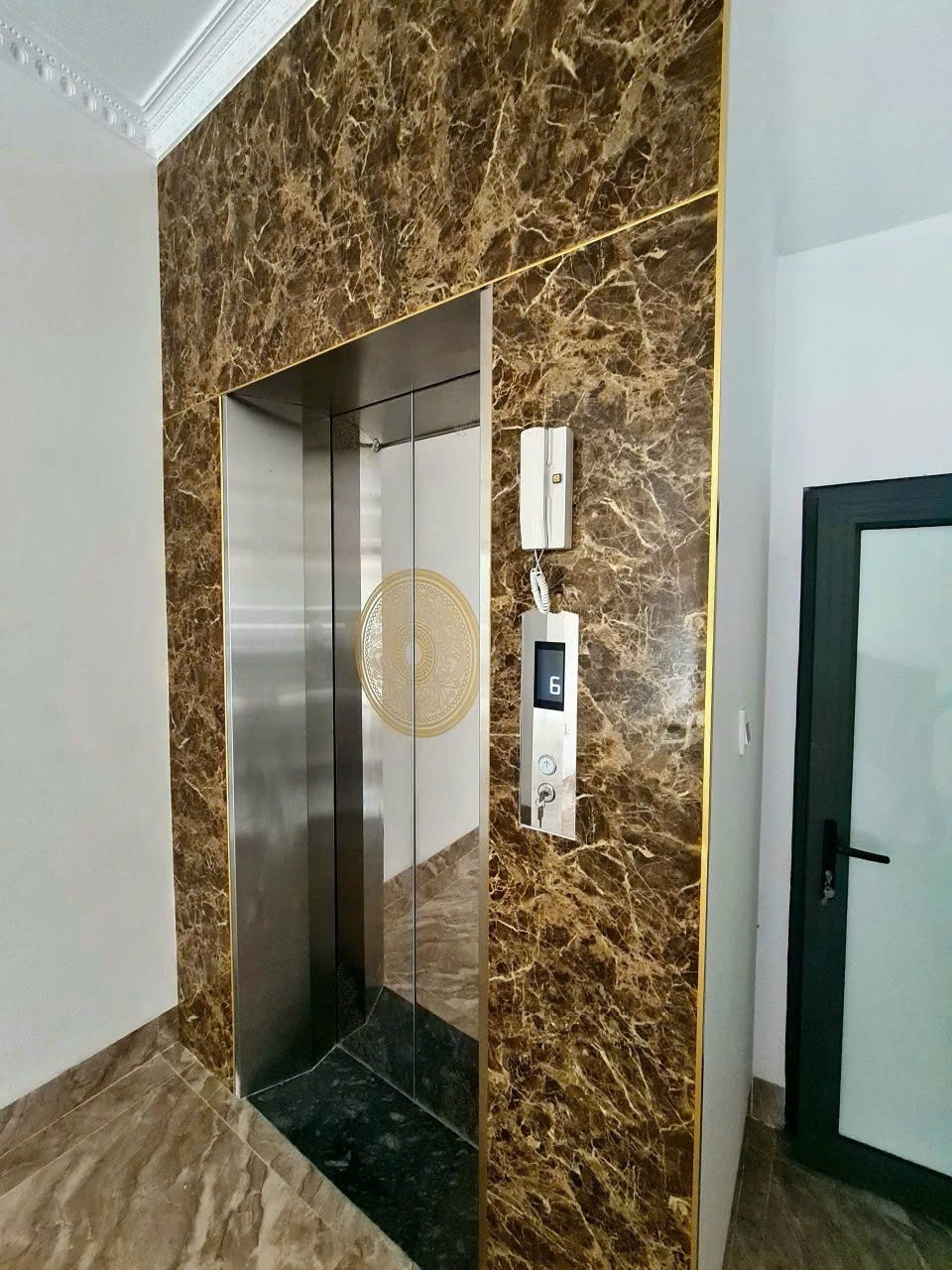 Tôi chủ nhà cho thuê nhà mới căn góc 95m2_ 5T; vỉa hè Đào Tấn-30 Tr