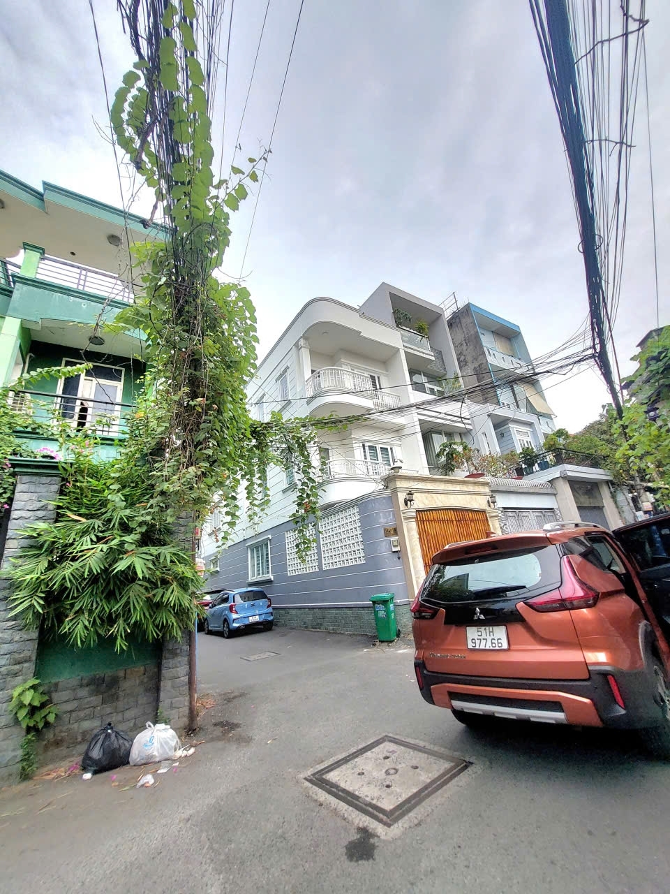 Trung Tâm Quận 9Bán nhà Đỗ Xuân Hợpcăn góc thoáng mátPhường Phước Long