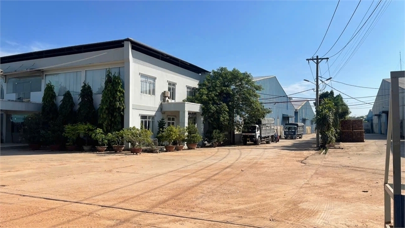 XT LT nhà xưởng cho thuê lâu dài thiết kế xưởng kiên cố khung thép zamil. bàn giao liền