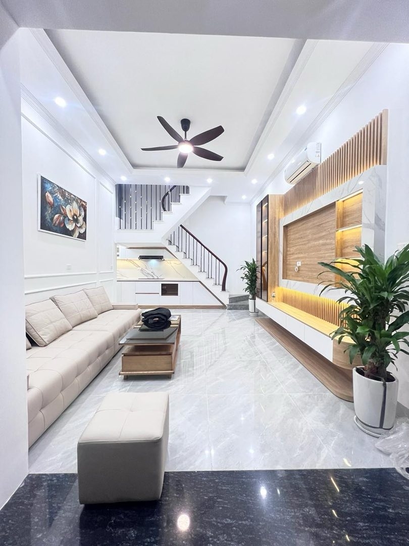 XUÂN LA 30M RA PHỐ NHÀ HIỆN ĐẠI 35M MT5 5T 7 tỷ TRƯỚC NHÀ SIÊU THOÁNG Ở SƯỚNGTÂY HỒ