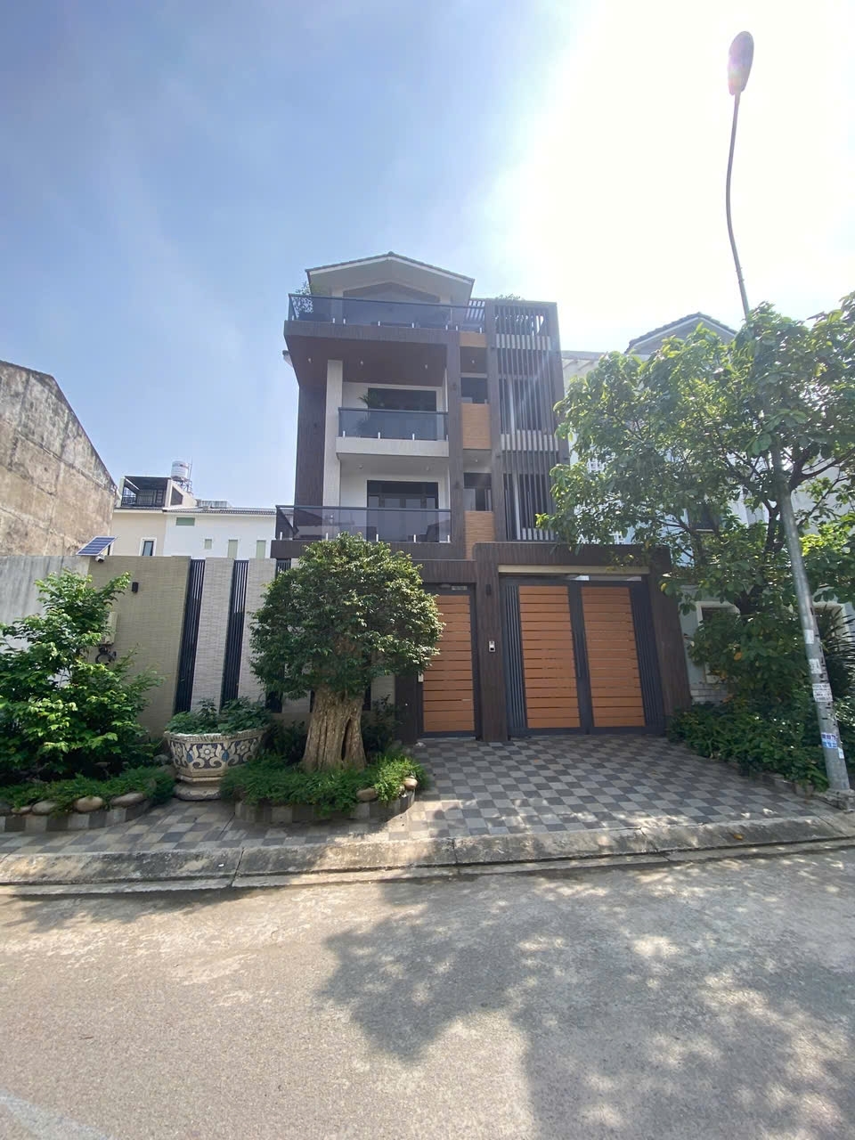 Xuất cảnh bán gấp biệt thự 400m2 gần Bát Nàn UBND Thủ Đức 65 Tỷ - SHR