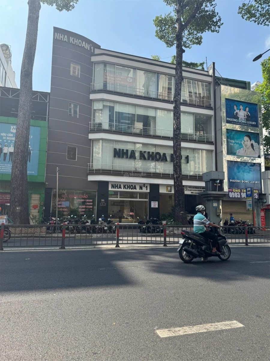 XX Bán Nhà MT đẹp căn góc 3 TầngTrần Phú Quận 5  đoạn 2 chiều (6X20)Nở hậu 10m